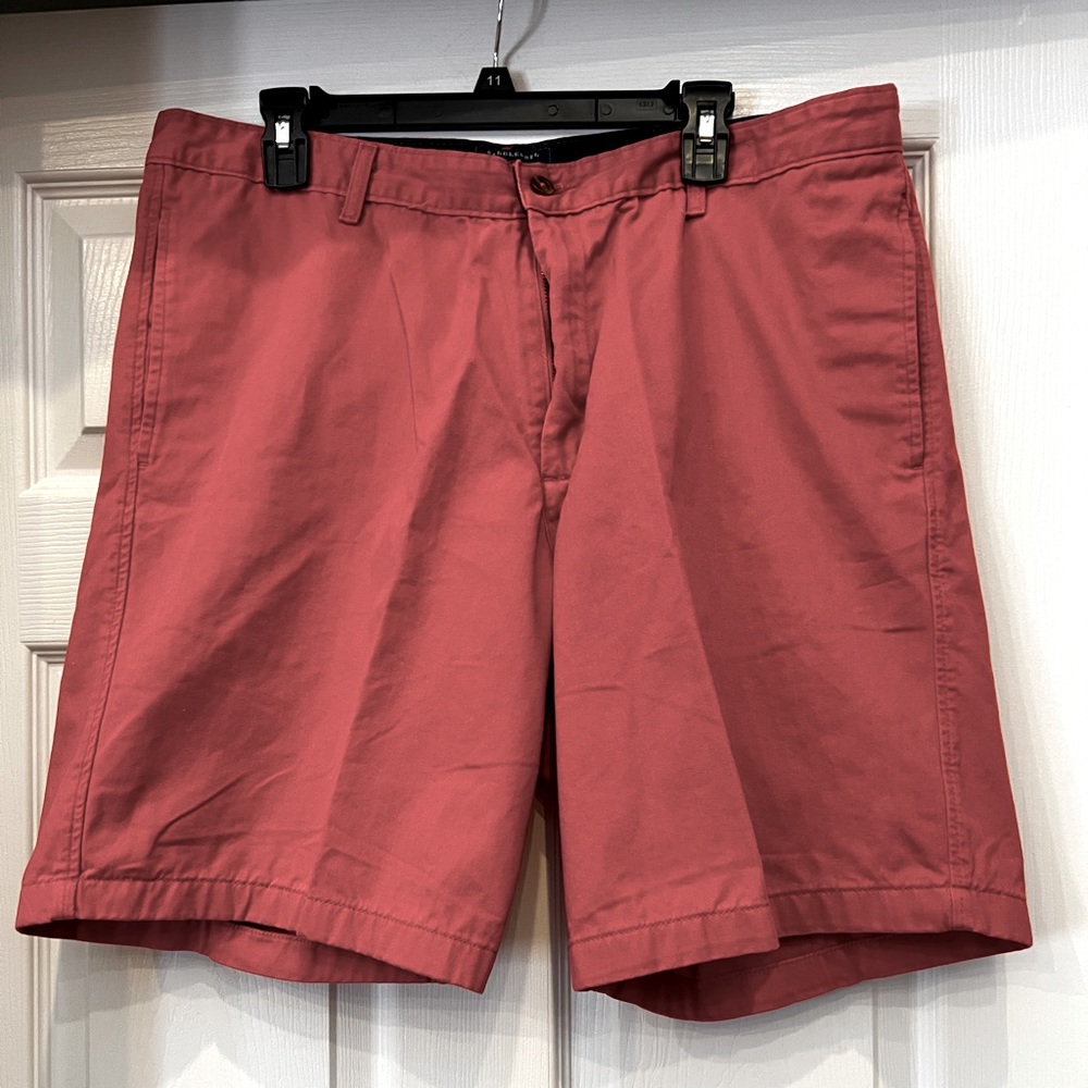 Saddlebred men’s shorts size 38W 9 in great condition.